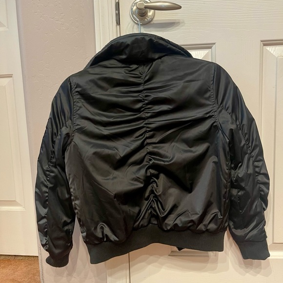 Urban Republic puffer jacket with pink faux fur detachable collar. - Picture 6 of 6